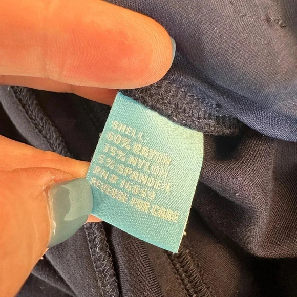 J. McLaughlin Ponte Pull On Ankle navy Pants size 2 - Picture 4 of 5